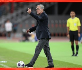 米乐官网 -包含那不勒斯训练开放日；关键战临场应变引观众欢呼；世预赛在即；赛季目标并未改变的词条