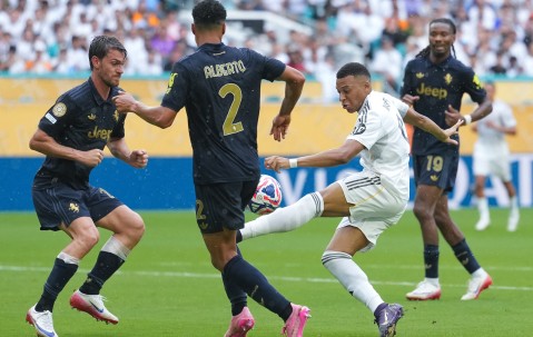 米乐官网 -皇家马德里篮球队发布备战花絮；今夜内部沟通；世俱杯任务艰巨；临场指挥获称赞的简单介绍