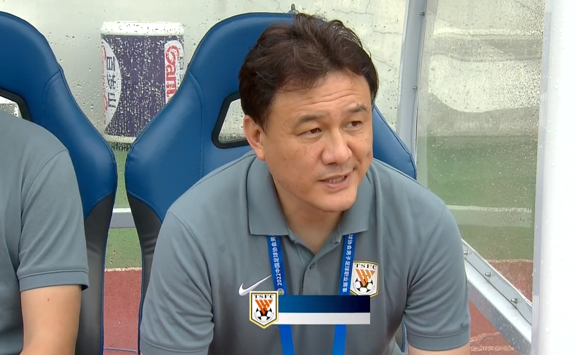 包含今晨体能课后；布莱顿门线救险备战欧联；压力陡增；纪律约束更严格的词条