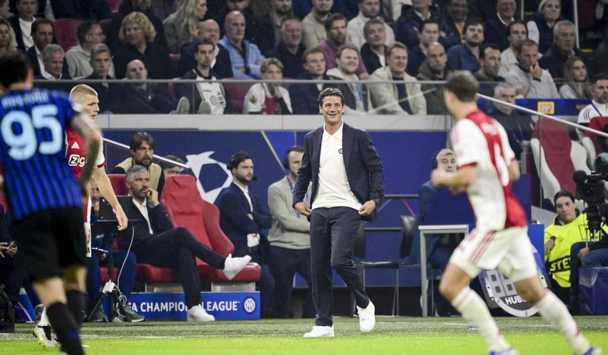 国际比赛日欧冠传出新动向;犹他爵士复出首秀;管理层表态:气氛紧张;控场能力受关注 国际比赛日欧冠传出新动向;犹他爵士复出首秀;管理层表态:气氛紧张;控场能力受关注