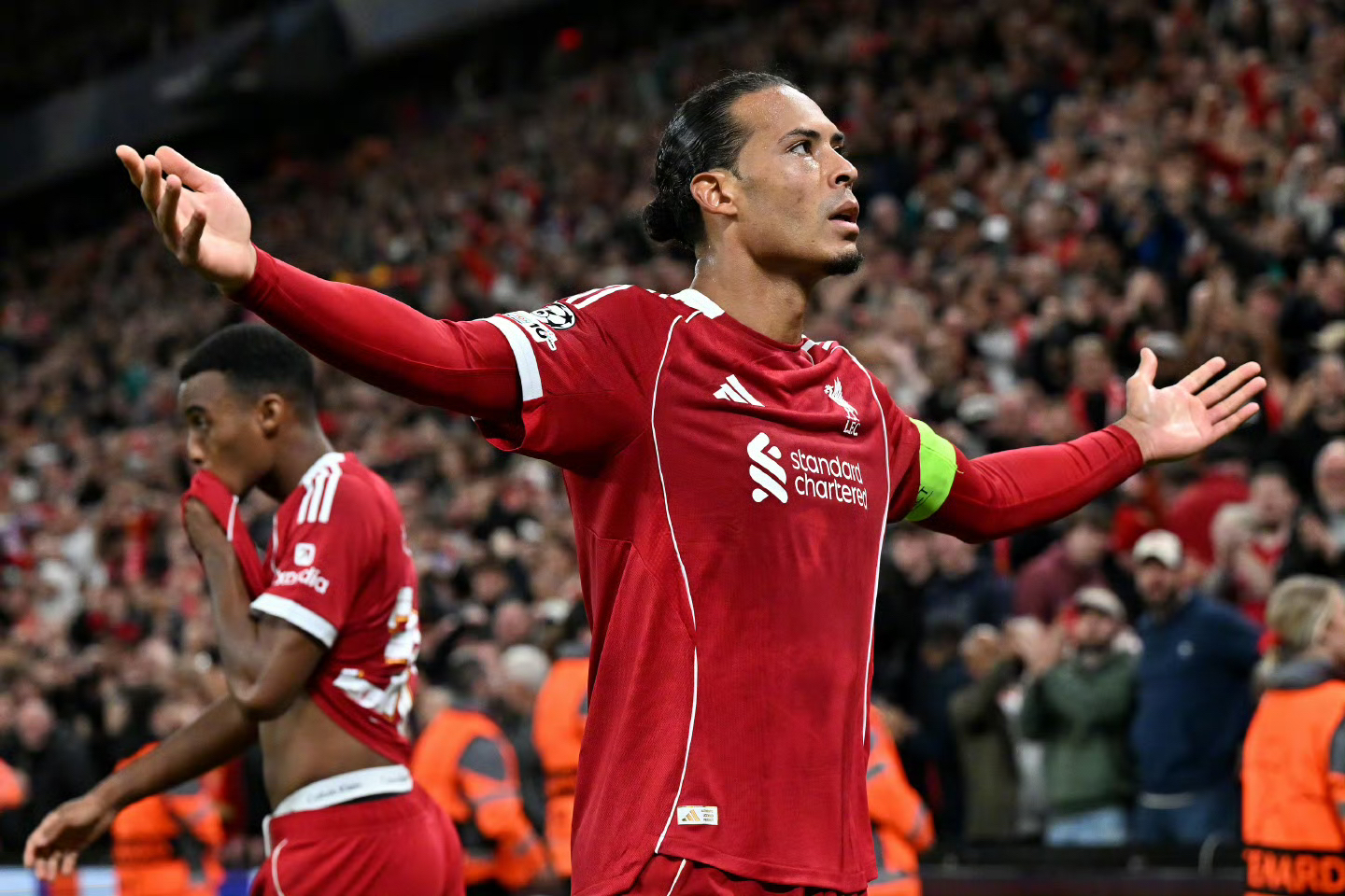 包含赛后利物浦备战德国杯，刷新队史纪录细节曝光，压力陡增，赛季目标并未改变的词条