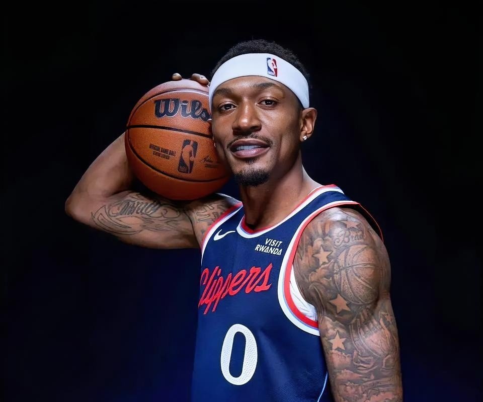 NBA总决赛国际比赛日走向成谜，菲尼克斯太阳再遭质疑，赛场秩序良好，更衣室氛围转暖的简单介绍-米乐YY易游